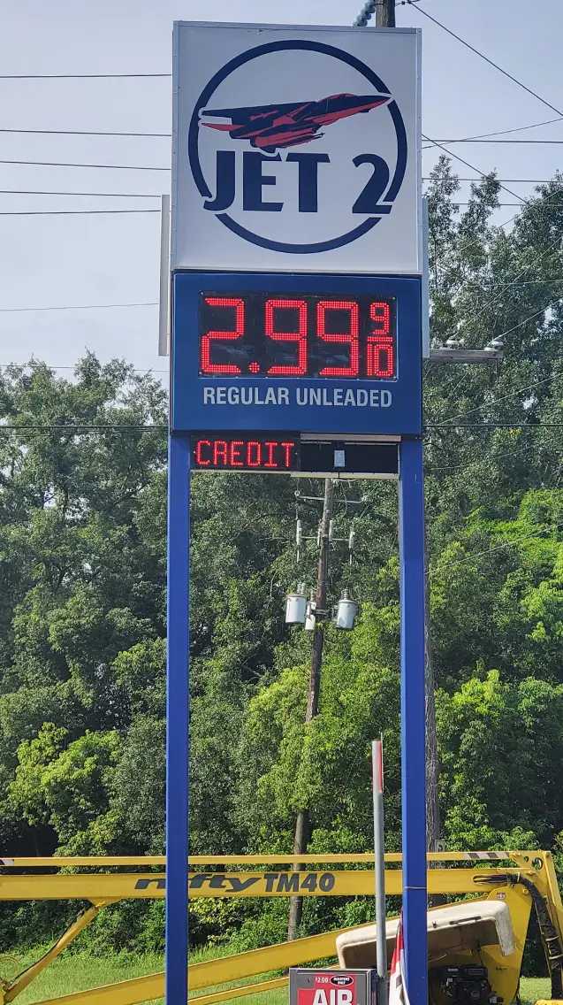 Jet 2 Gas Station Pylon Sign with digital signage full height | Pylon Signs | Sparks Sign Company