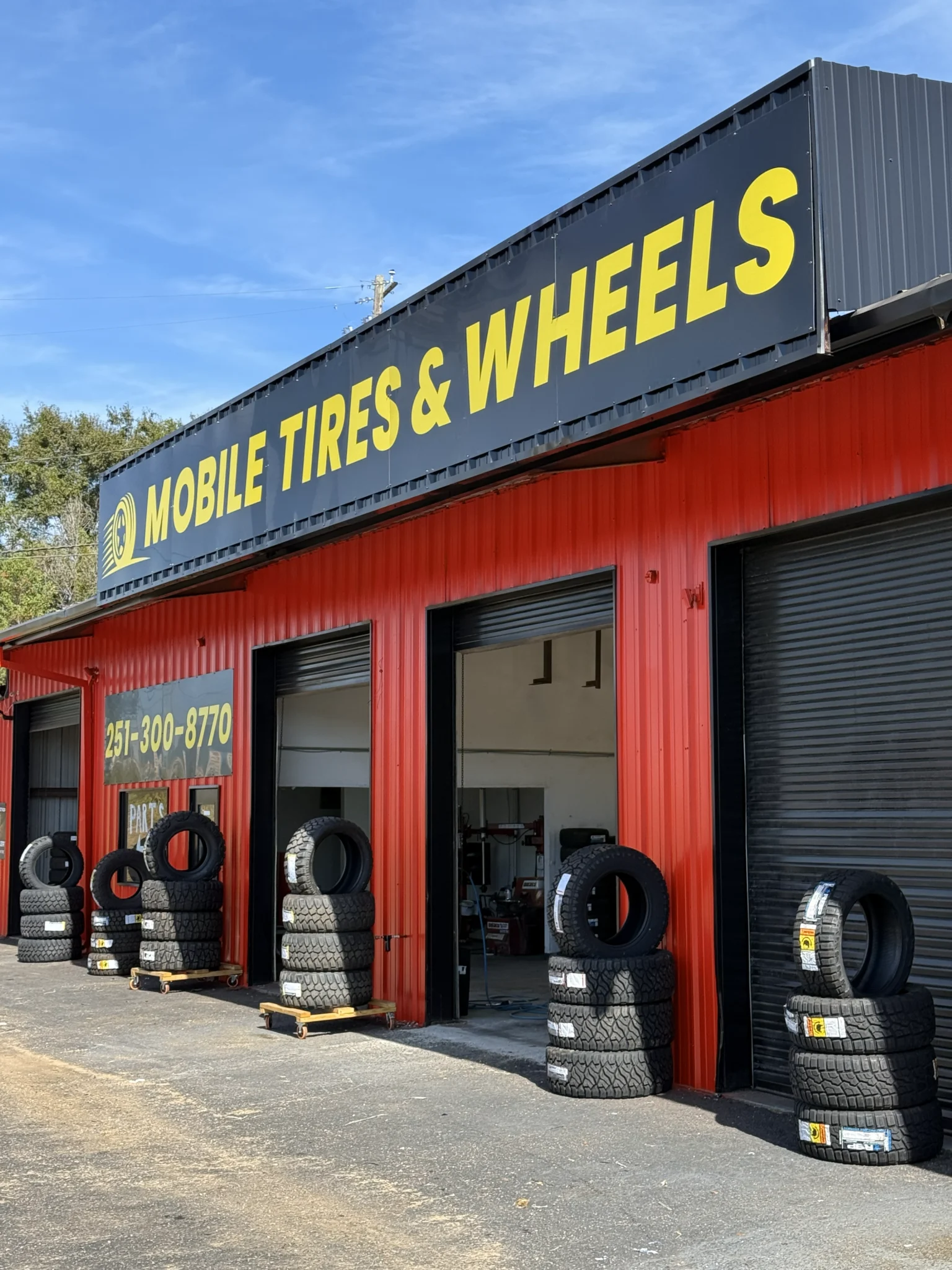 Sparks Sign Company | Mobile Tires and Wheels exterior sign